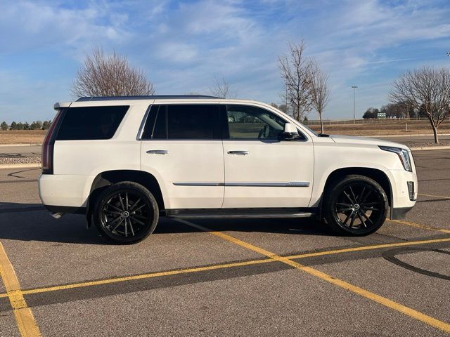 2017 Cadillac Escalade Luxury
