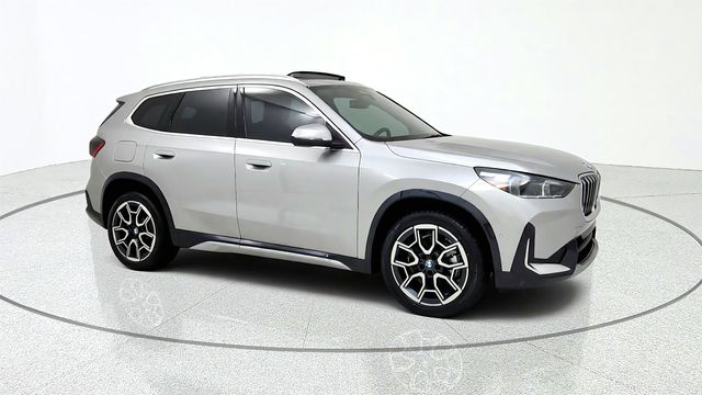 2026 BMW X1 Plata (Silver Metallic) SUV/Crossover Tracción en las cuatro ruedas 7 velocidades Automática