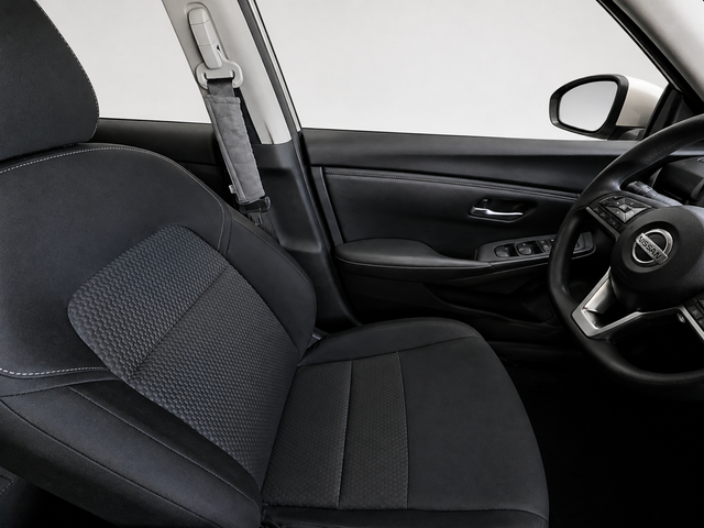 Used 2023 Silver Nissan S image 16