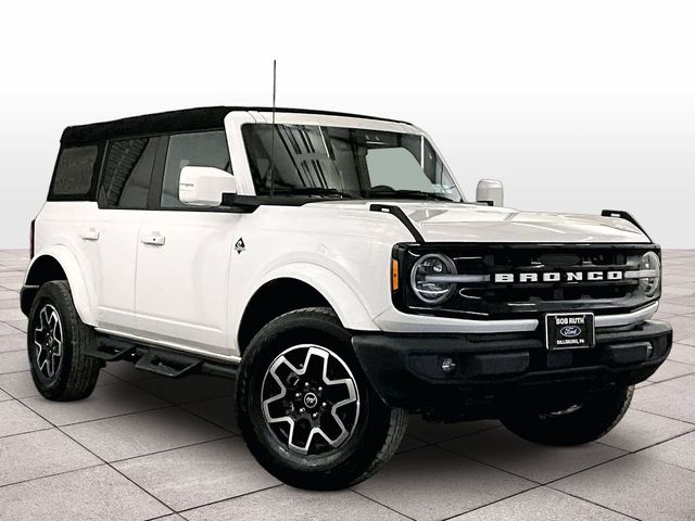 2024 Ford Bronco Outer Banks White at Bob Ruth Ford