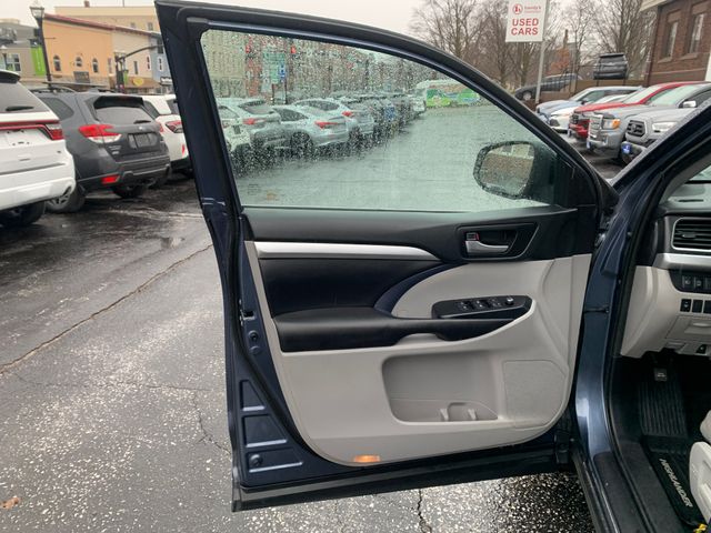 Used 2019 Toyota Highlander SUV