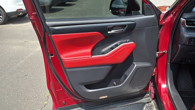 Used 2021 Toyota Highlander SUV
