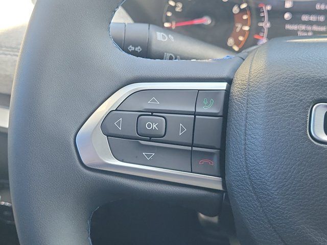 Used 2022 Black Jeep Latitude image 19
