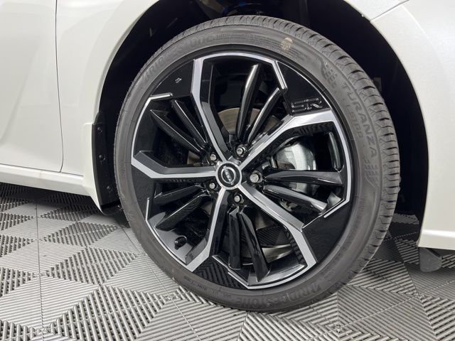 2025 Pearl White Tricoat Nissan Altima 2.5 SR FWD Sedan