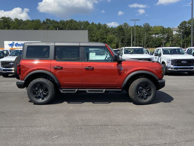 2024 Ford Bronco Black Diamond 2