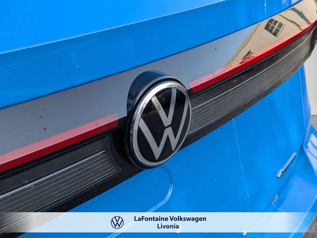 2025 Volkswagen Taos SE Black - Photo 9