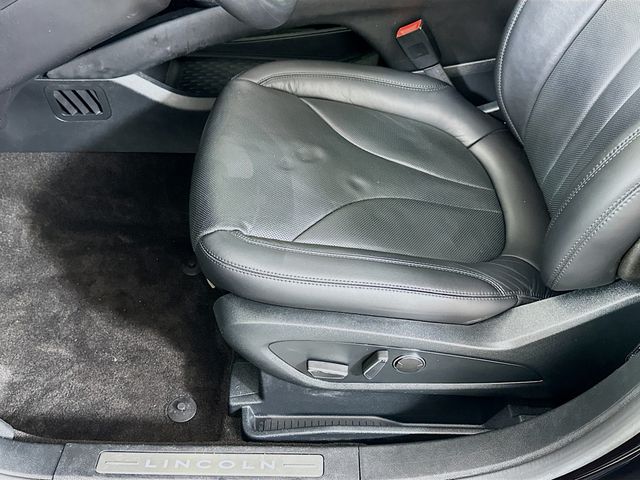 Thumbnail: 2020 Lincoln Nautilus - 20