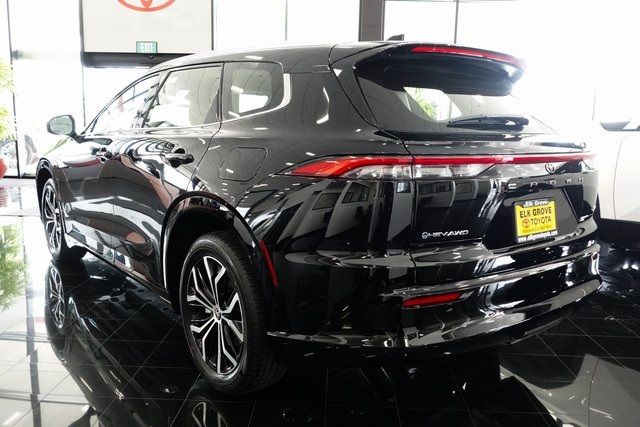 new 2025 Toyota Crown Signia car