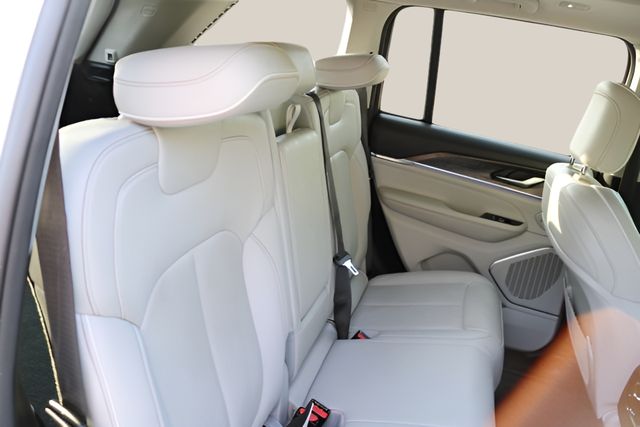 Used Car 2023 Jeep Grand Cherokee  Overland For Sale Under $40,000 In Austin, Texas