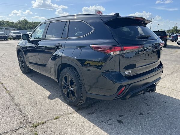 2024 Toyota Highlander Hybrid XLE