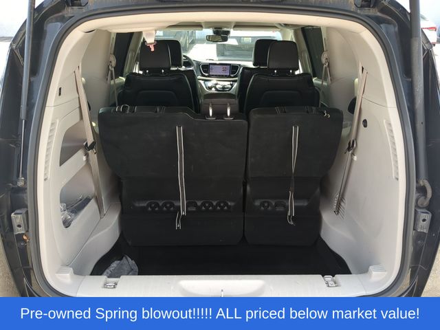 Used 2023 Black Chrysler Touring L image 37