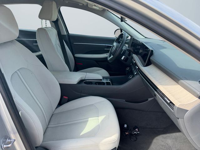 Certified Used 2025 Silver Hyundai SEL image 16