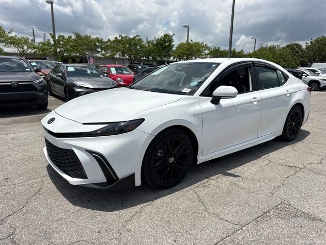 2025 Toyota Camry SE - Photo 15