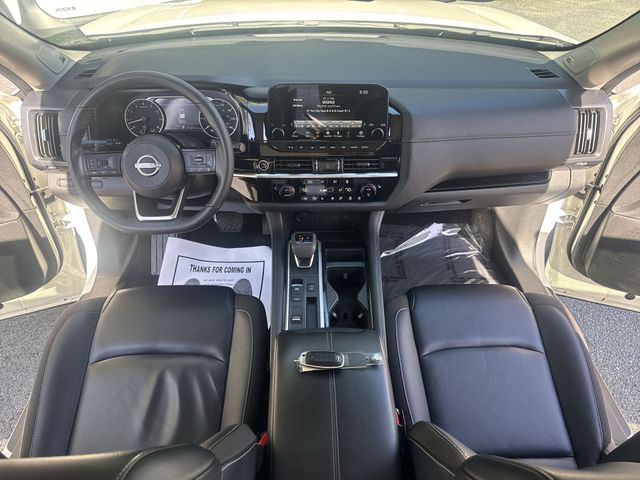 Used 2024 White Nissan SL image 9