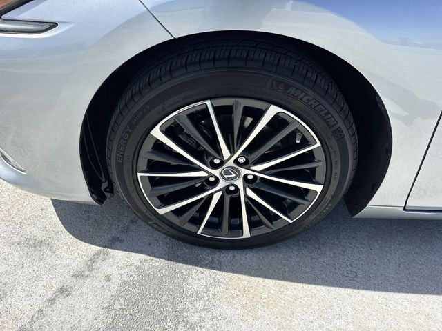 2024 Lexus ES - $42,788