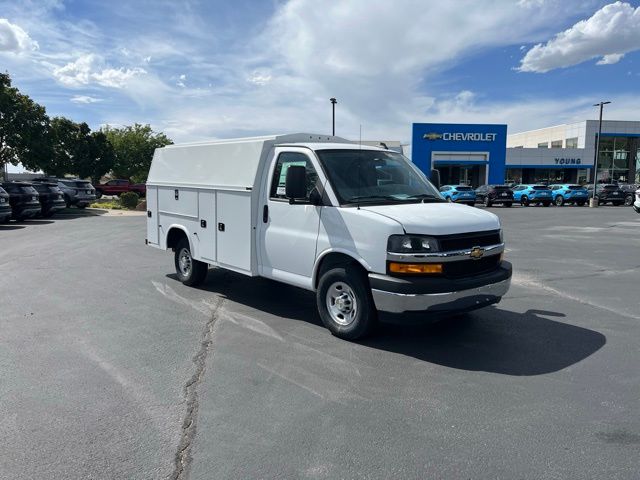 2025 Chevrolet Express Chassis 3500 Cutaway 139