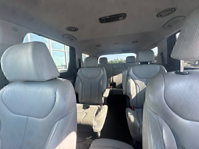 Used 2022 Green Hyundai SEL image 16