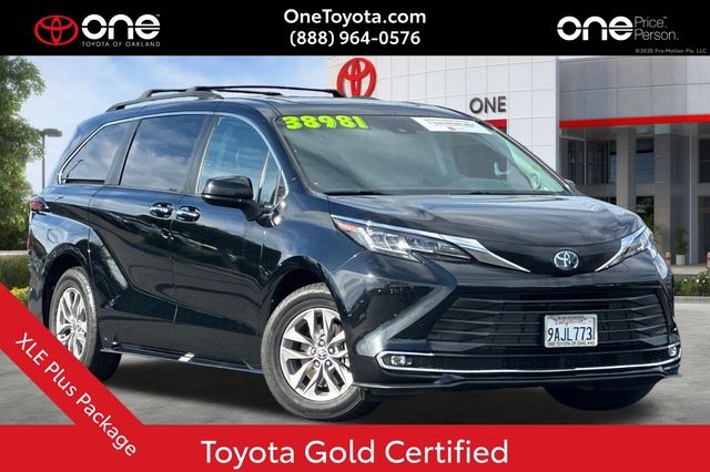 2022 Toyota Sienna XLE 7-Passenger FWD
