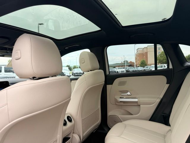 New 2026 White Mercedes-Benz GLA 250 image 18