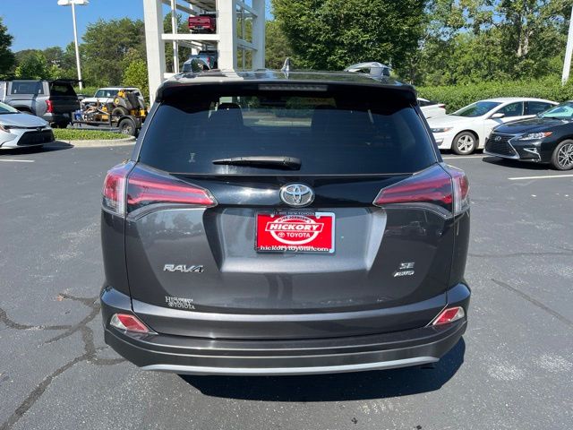 2018 Toyota RAV4 SE - Photo 8
