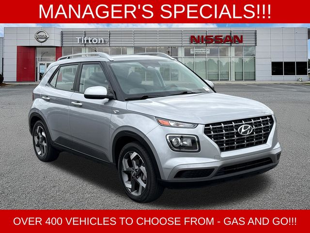 Shimmering Silver 2025 Hyundai Venue SEL FWD SUV / Crossover Front-Wheel Drive Continuously Variable Transmission