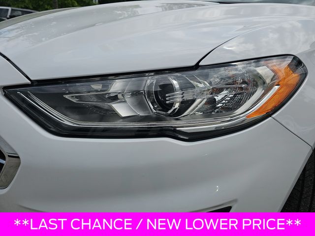 Used 2020 White Ford SE image 29