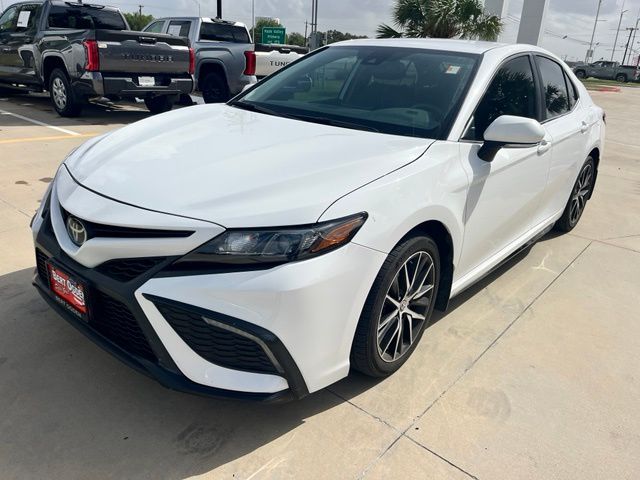 Used 2024 White Toyota SE image 5