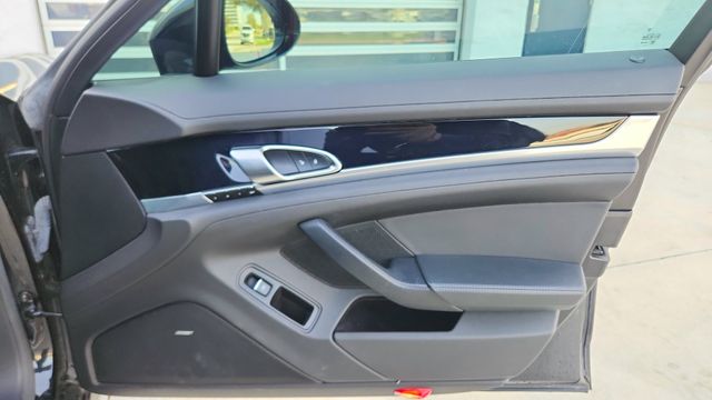 2016 Porsche Panamera