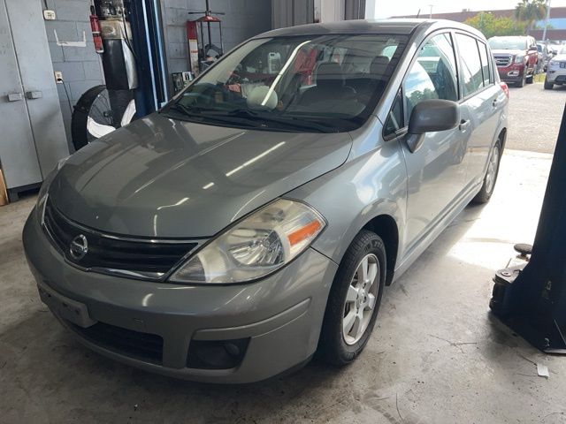 2011 Nissan Versa 1.8 SL 4