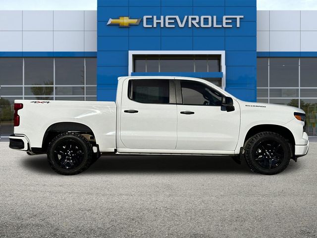 2023 Chevrolet Silverado 1500 Custom 3