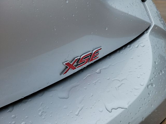 2021 Toyota Corolla Hatchback XSE - 8