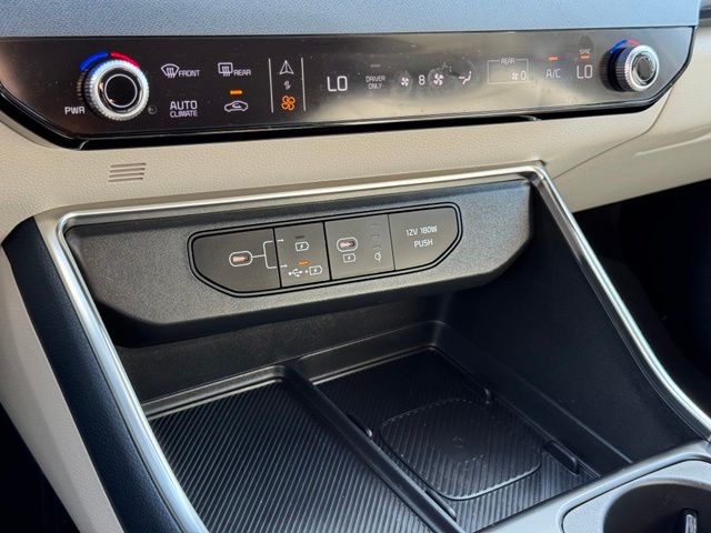 Used 2025 Kia Carnival Hybrid Van