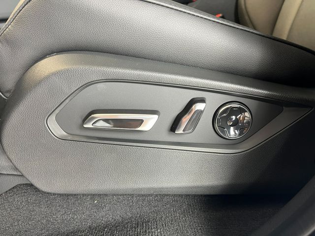 2026 Acura MDX Base - Solar Silver Metallic exterior view 16