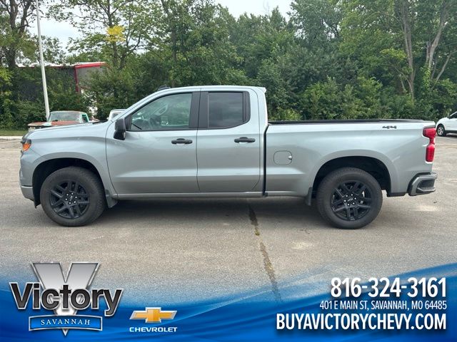 Sterling Gray Metallic 2025 Chevrolet Silverado 1500 Pickup Truck Four-Wheel Drive 8-Speed Automatic