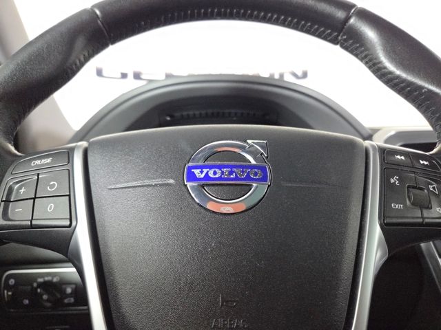 2017 Volvo XC60 T6 Dynamic photo 19