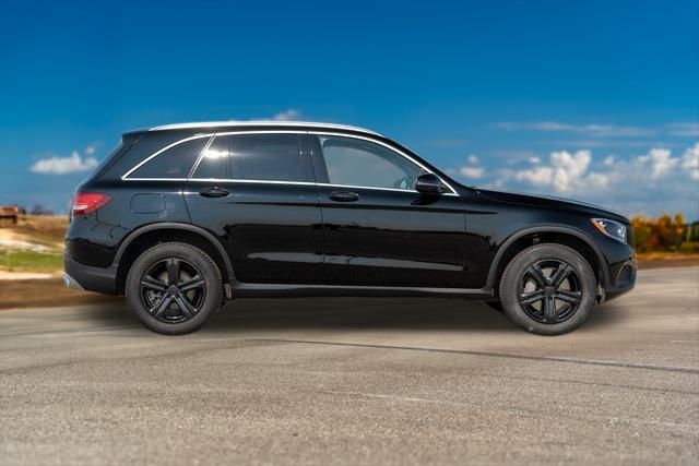 2019 Mercedes-Benz GLC GLC 300 8