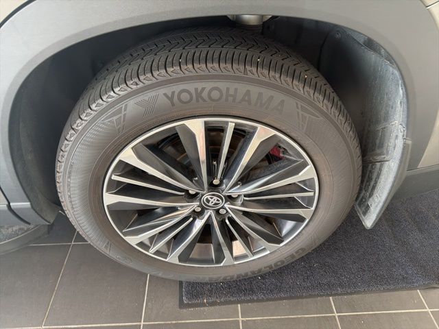 2025 Toyota Grand Highlander Hybrid MAX Platinum  at Gullo Toyota