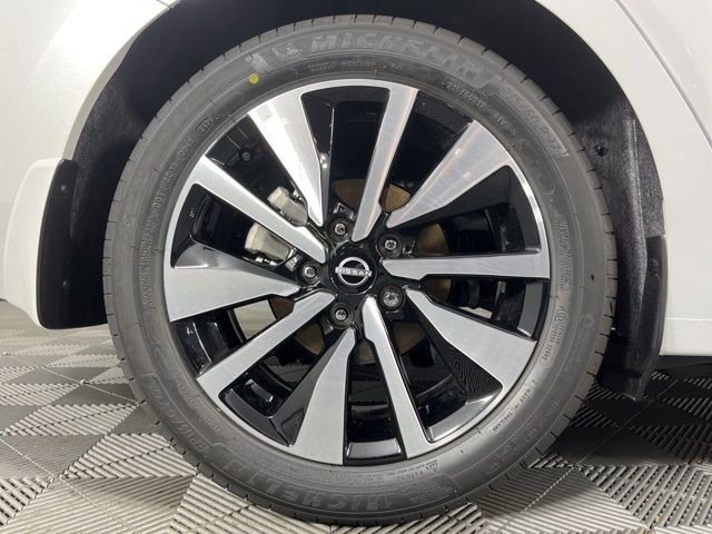 2025 Aspen White Tricoat Nissan Sentra SV FWD Sedan