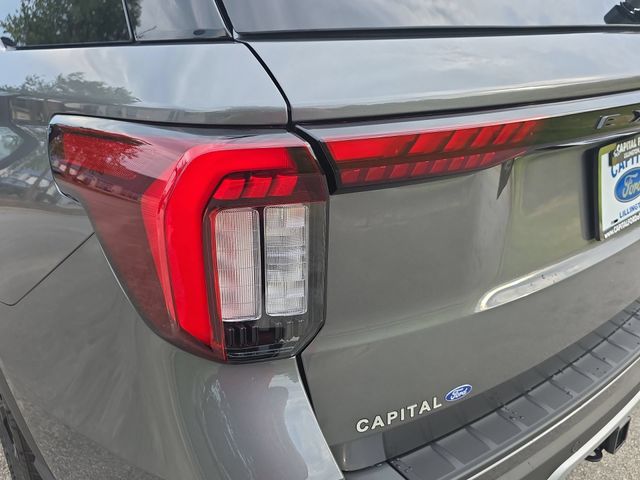 New 2026 Carbonized Gray Metallic Ford Tremor® image 36