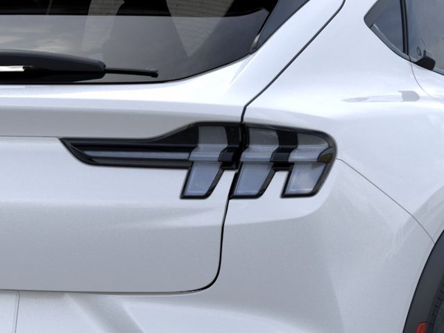New 2026 White Ford Select image 21