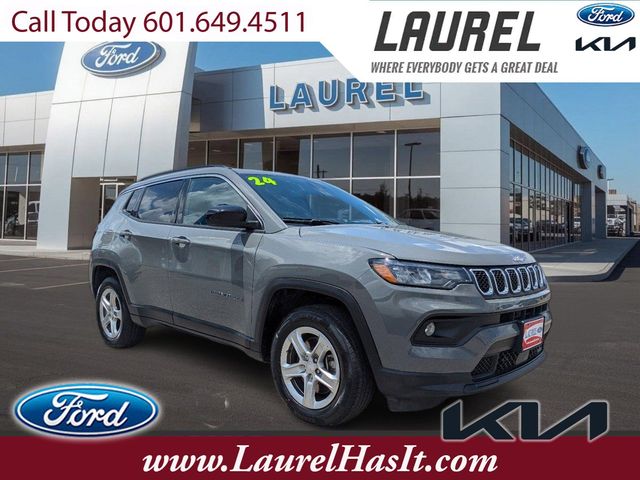 Sting-Gray Clearcoat 2024 Jeep Compass Latitude 4WD SUV / Crossover Four-Wheel Drive 8-Speed Automatic
