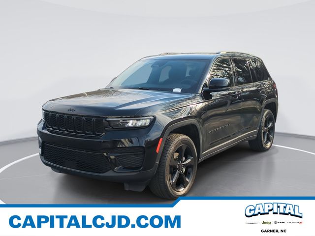 2023 Jeep Grand Cherokee Altitude 4WD
