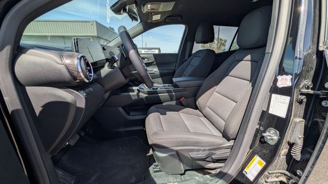 View vehicle photo 3