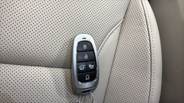 Used 2024 White Pearl Hyundai SEL Convenience image 39