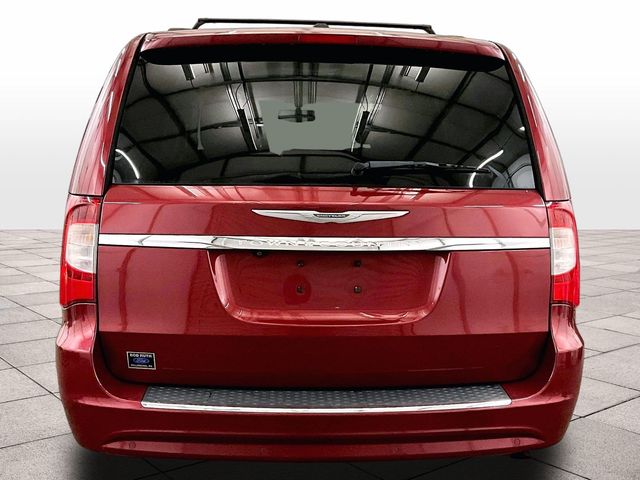 2015 Chrysler Town & Country Touring-L - 4