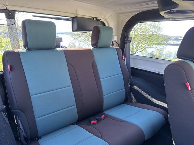 Used 2008 Black Jeep X image 13