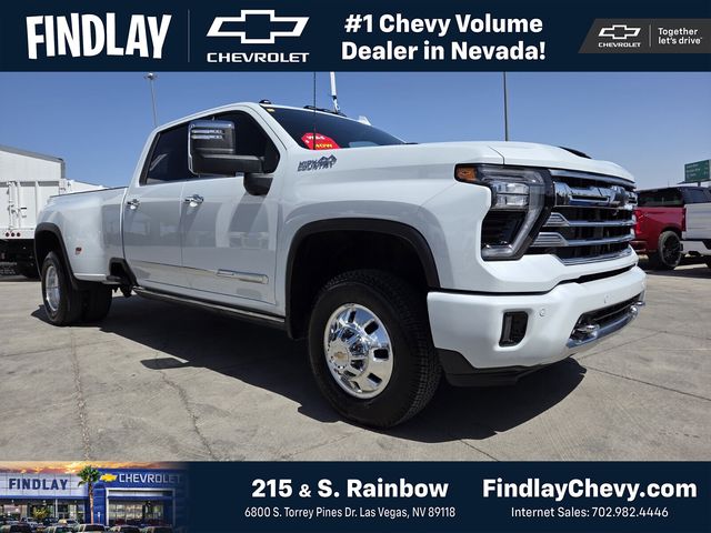 Polar White Tricoat 2026 Chevrolet Silverado 3500HD High Country Crew Cab 4WD Pickup Truck Four-Wheel Drive Automatic