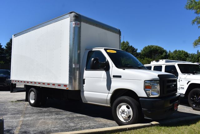 2022 Ford E-Series Chassis E-350 SD Cutaway SB RWD