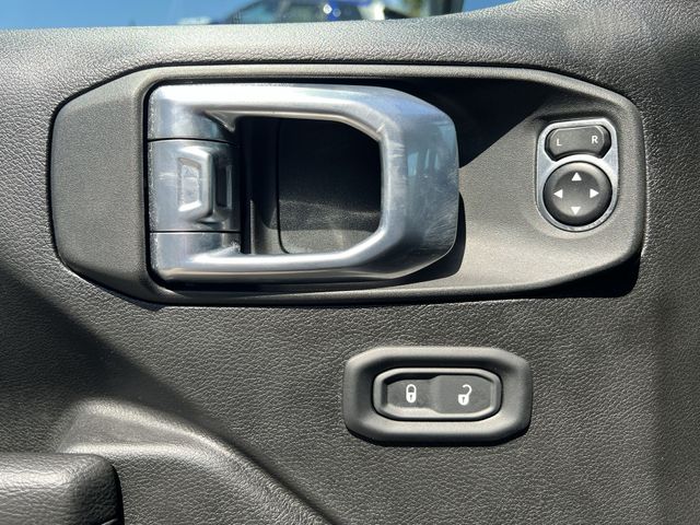Used 2022 Black Jeep Willys image 32