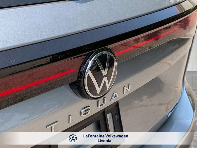 2025 Volkswagen Tiguan SE - Photo 9